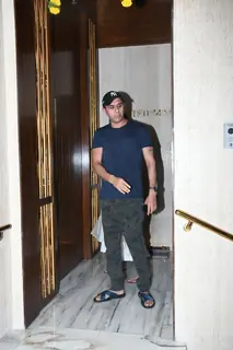 Celebrities visit Manish Malhotra's house!