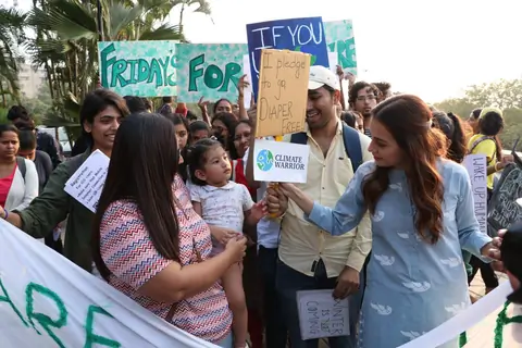 Dia Mirza leads a Climate Change Protest!