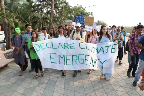 Dia Mirza leads a Climate Change Protest!