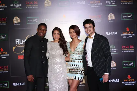 Dwayne Bravo and Shakti Mohan papped at the Red Carpet of Filmfare Glamour and Style Awards 2019