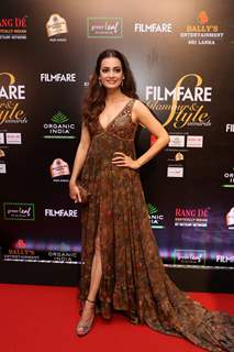 Dia Mirza papped at the Red Carpet of Filmfare Glamour and Style Awards 2019