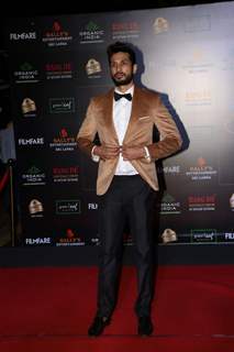 Arjun Kanungo papped at the Red Carpet of Filmfare Glamour and Style Awards 2019