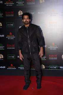 Harshvardhan Rane papped at the Red Carpet of Filmfare Glamour and Style Awards 2019