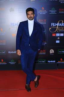 Saqib Saleem papped at the Red Carpet of Filmfare Glamour and Style Awards 2019