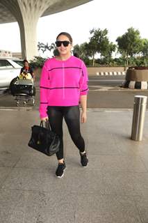 Huma Qureshi at the airport