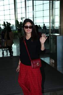 Kareena Kapoor spotted at Airport