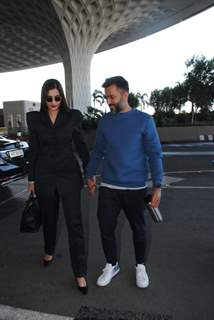 Sonam Kapoor and Anand Ahuja spotted at Airport