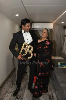Sidharth Shukla with mom