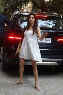 Janhvi Kapoor spotted at Maddock Films office!