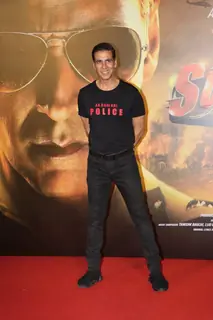 Akshay Kumar poses at the trailer launch of Sooryavanshi!