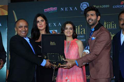 Kartik, Katrina and Dia IIFA Press conference! 