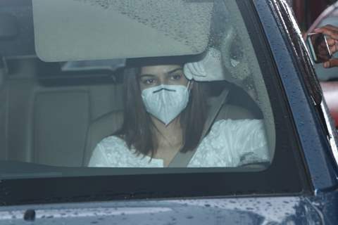 Kriti Sanon attends Sushant Singh Rajput's Funeral pictures!