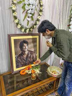 Shekhar Suman and Sandip Ssingh at Sushant Singh Rajput's Patna home to meet his family!