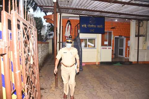 Sanjana Sanghi visits Bandra Police station with her Lawyer!