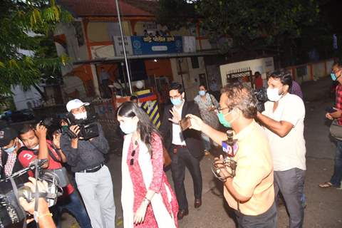 Sanjana Sanghi visits Bandra Police station with her Lawyer!