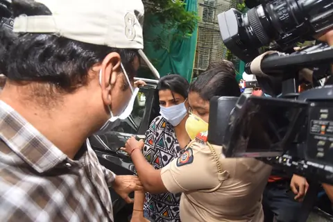 Siddharth Pithani and Sushant's sister Mitu arrive at ED's office in connection to Sushant Singh Rajput's investigation!