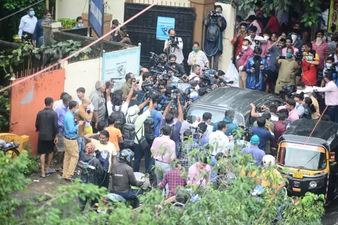 Rhea Chakraborty and brother Showik snapped arriving at DRDO guest house after receiving summons from CBI!