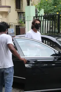 Arjun Rampal snapped at Bandra