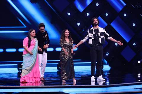 Singer Neha Kakkar and Sunny Kaushal celebrate Retro Special on India’s Best Dancer 