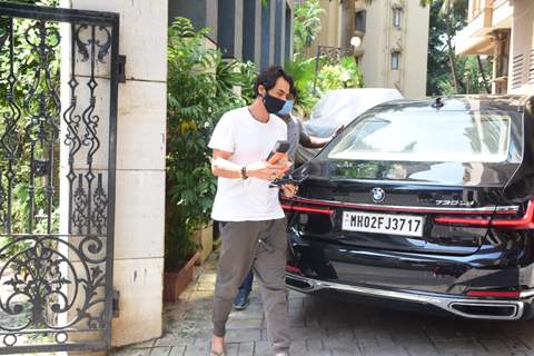 Arjun Rampal spotted in Bandra