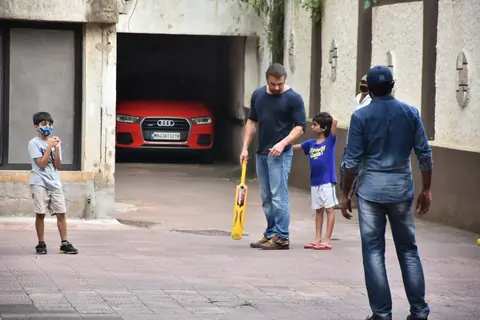 Sohail Khan snapped playing cricket