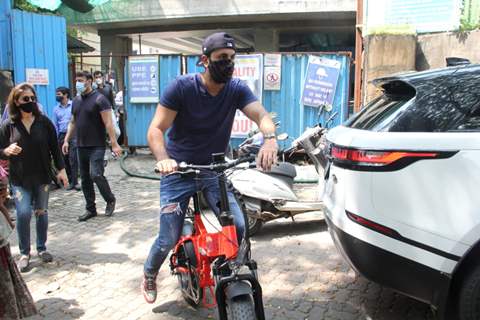 Ranbir Kapoor snapped around the town