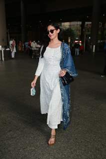 Amyra Dastur snapped at Airport!