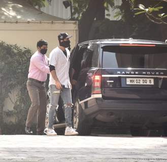 Ranbir Kapoor snapped at YRF office, Andheri