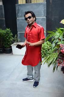 Rajpal Yadav at the promotions of Coolie no. 1