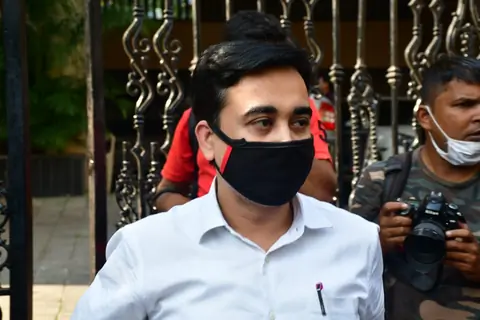 Narcotics Control Bureau (NCB) officers snapped outsider Arjun Rampal's residence!