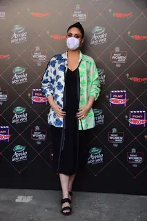 Kareena Kapoor Khan completes her work commitments amid pregnancy!