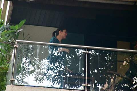 Kareena Kapoor Khan snapped in her balcony