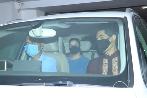 Manish Malhotra snapped at Karan Johar's residence!