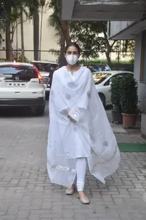 Sara Ali Khan snapped at Anand L Rai office in Andheri!