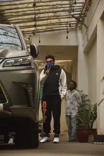 Abhishek Bachchan snapped at dubbing studio in Juhu