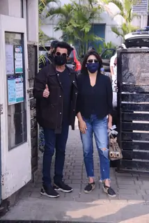 Neetu Kapoor, Varun Dhawan and Kiara Advani leave for Chandigarh 
