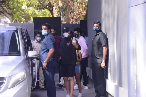 Akshay Kumar snapped around the town