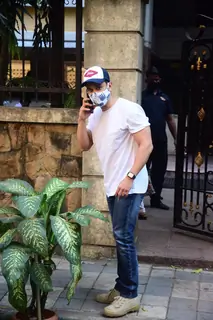 Kunal Kemmu snapped at Santacruz