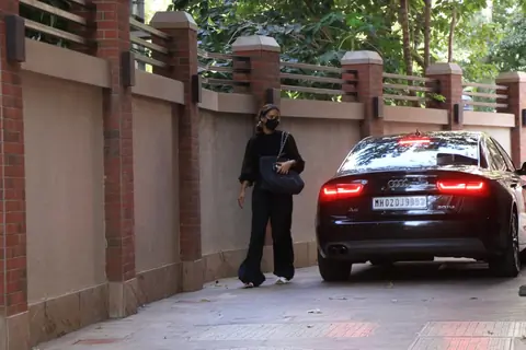 Aisha Sharma snapped in Bandra