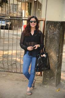 Riddhima Pandit snapped at Kromakay salon in Juhu