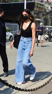 Deepika Padukone snapped at Gateway of India