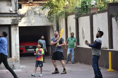 Sohail Khan snapped playing cricket with son!