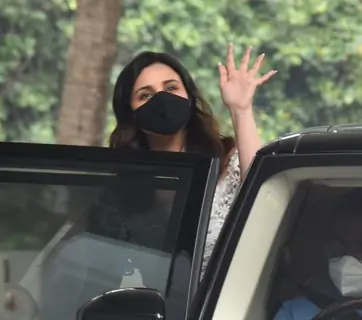 Parineeti Chopra snapped at T-Series office Andheri!