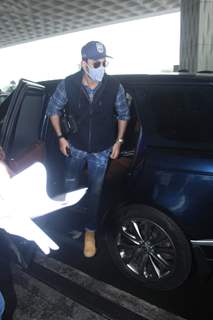 Ranbir Kapoor snapped at Airport