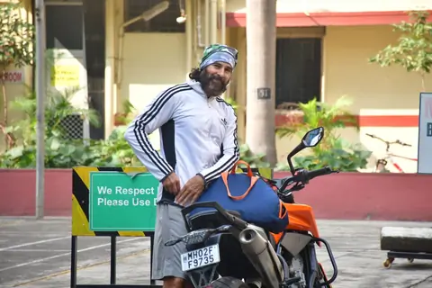 Dino Morea snapped at Bandra