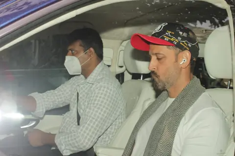 Hrithik Roshan snapped at Juhu 