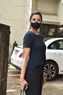 Sonali Bendre snapped at Juhu