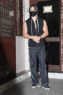 Tiger Shroff spotted Shankar Mahadevan dubbing studio in Bandra