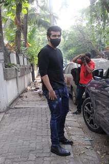 Arjun Kapoor snapped at Mohit Suri's office in Bandra