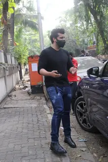 Arjun Kapoor snapped at Mohit Suri's office in Bandra